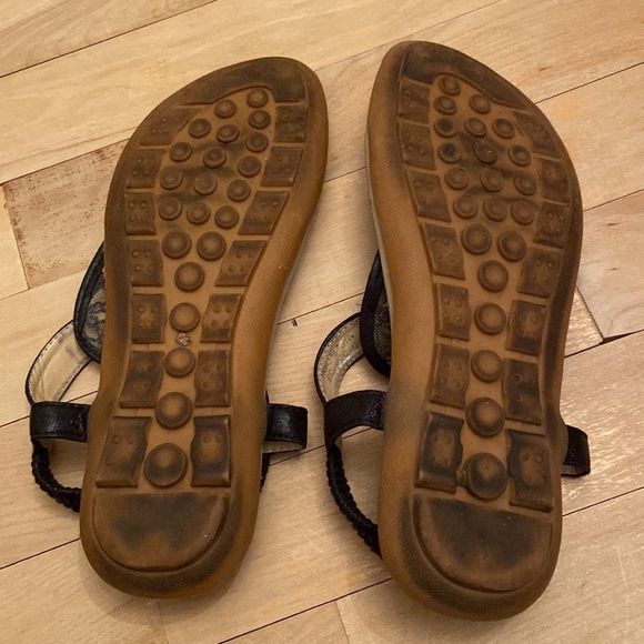 💫4/30 J.J’S Black Lace Jewelled Faux Leather Thong Sandals - Picture 9 of 9